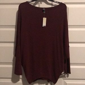 NWT ALYA Francesca’s  size small maroon top.